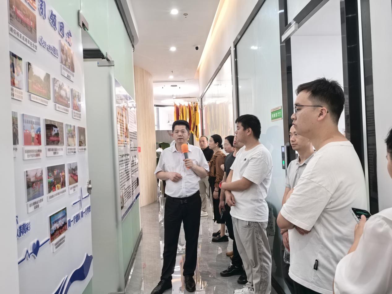 天柱縣統一(yī)戰線成員(yuán)和(hé)鄉(xiāng)鎮（街(jiē)道(dào)）統戰委員(yuán)到(dào) 貴州文泰律師事務所觀摩